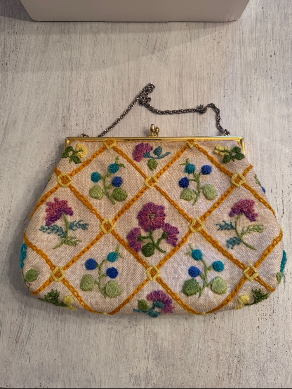 Embroidered Floral Clasp Handbag - Cream with Yellow Lattice